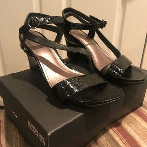 Women’s wedge dress sandals